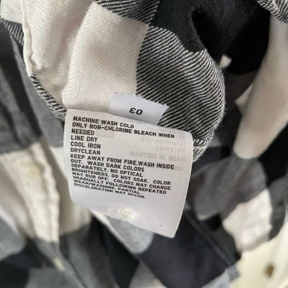 Uniqlo Black and White Plaid Flannel Shirt, Sz Medium - Picture 12 of 14